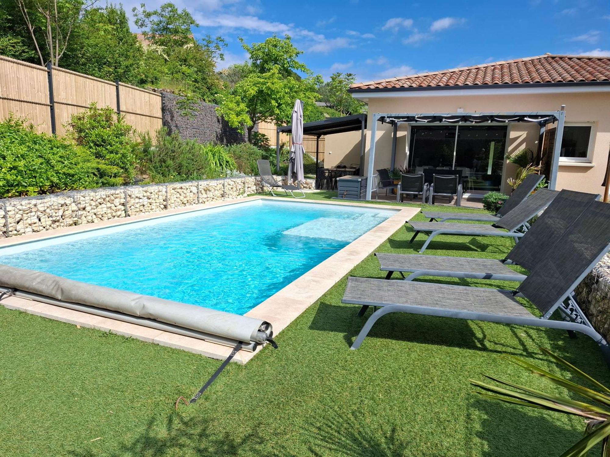 La Villa Des Papillons De Dugradus Aubenas Exteriör bild